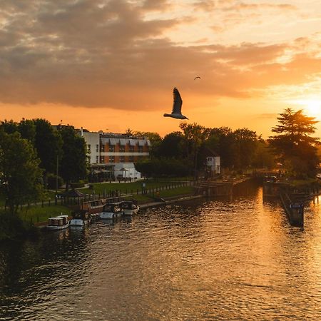 The Runnymede On Thames (Adults Only) Hotel Egham Kültér fotó
